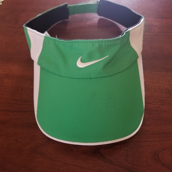 nike ladies golf visors